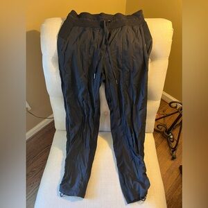 COPY - LULULEMON DANCE STUDIO JOGGER SIZE 4 BLACK